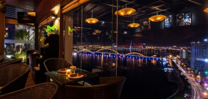브릴리언트 톱 바 Brilliant Top Bar 다낭