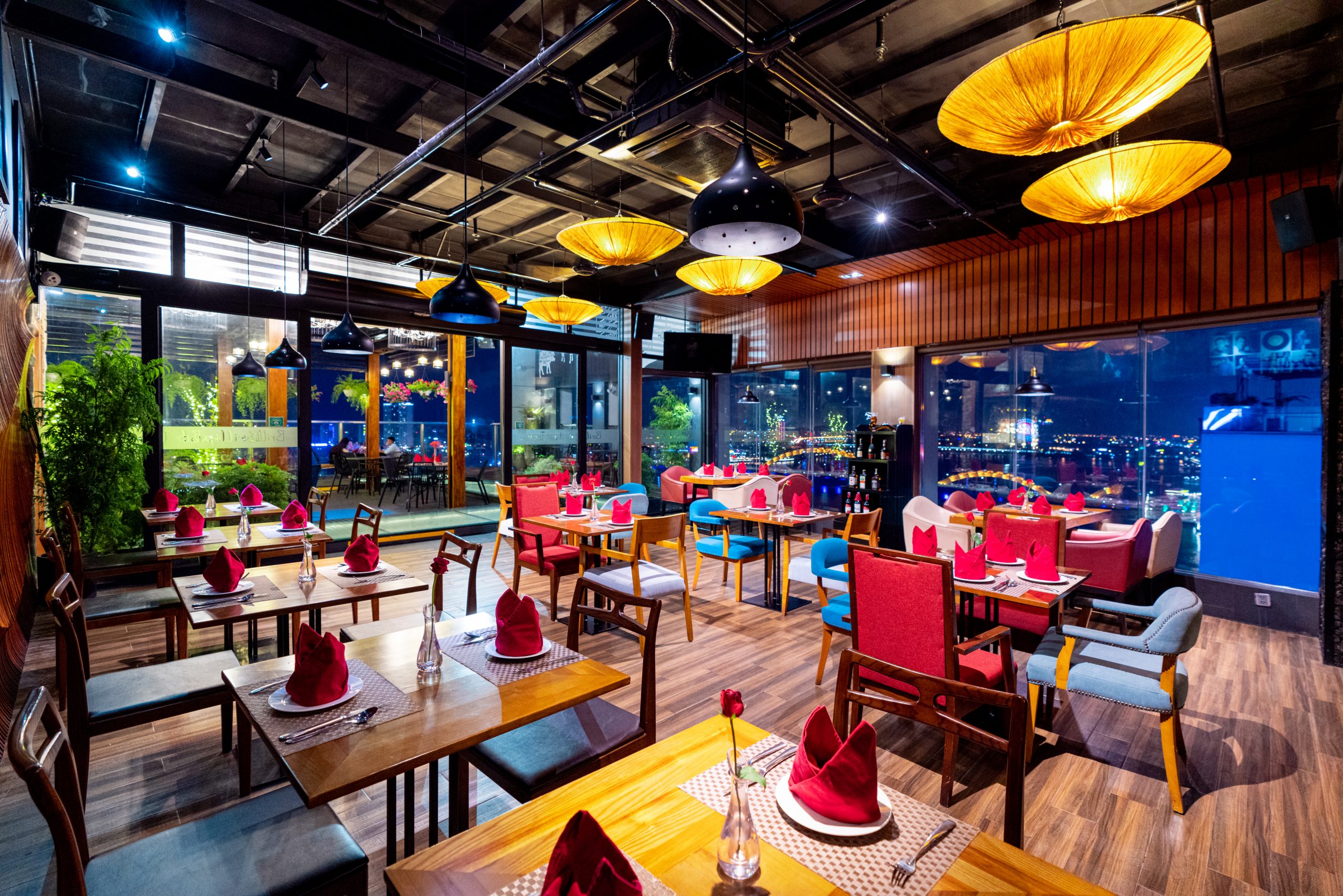 브릴리언트 톱 바 Brilliant Top Bar 다낭
