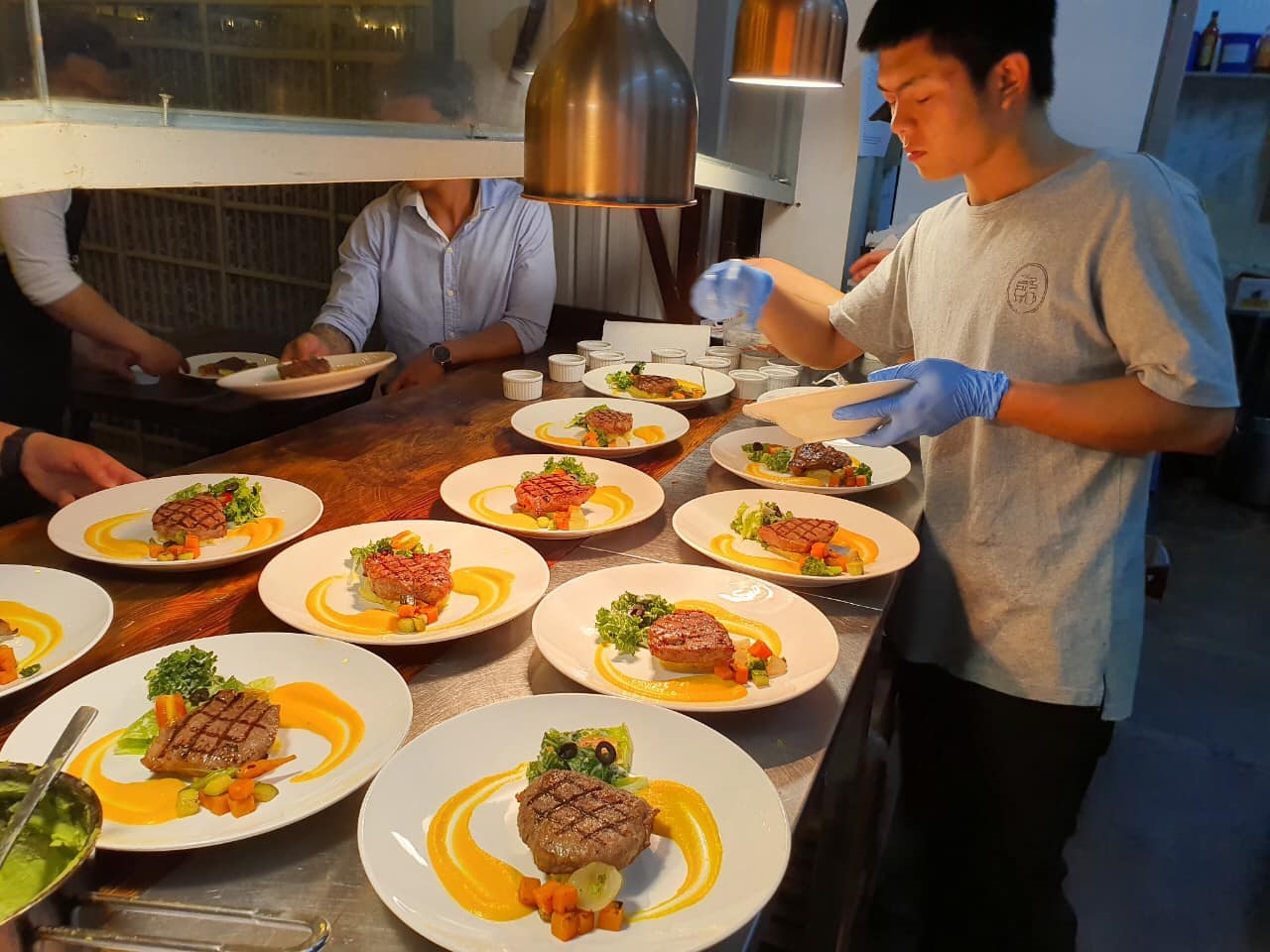 반 하우스 BBQ & 비어 (Barn House) 달랏