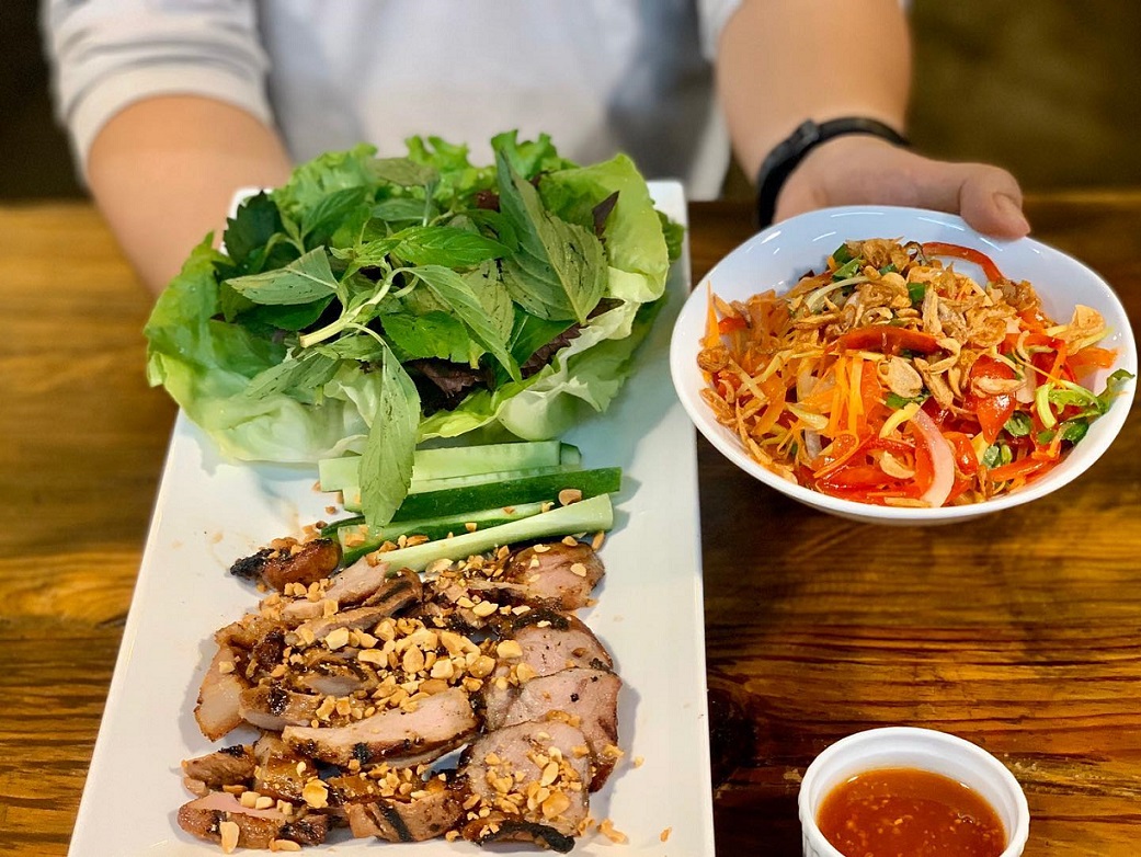 반 하우스 BBQ & 비어 (Barn House) 달랏