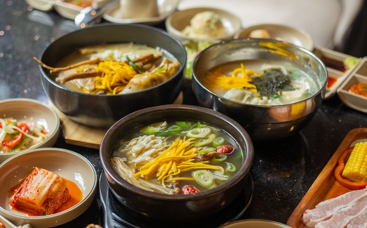 맘스 키친 (Mom's Kitchen 한식당)