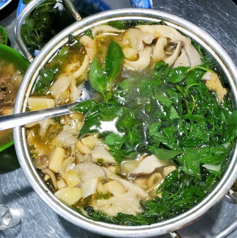 라에 닭 훠궈 따오응오 (Lẩu gà lá é Tao Ngộ) 달랏
