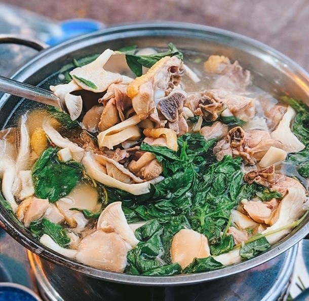 라에 닭 훠궈 따오응오 (Lẩu gà lá é Tao Ngộ) 달랏