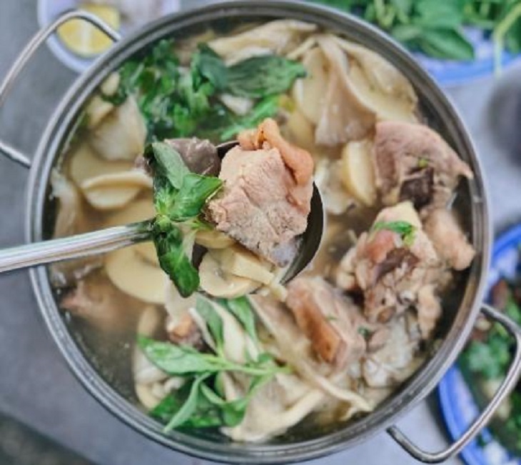 라에 닭 훠궈 따오응오 (Lẩu gà lá é Tao Ngộ) 달랏
