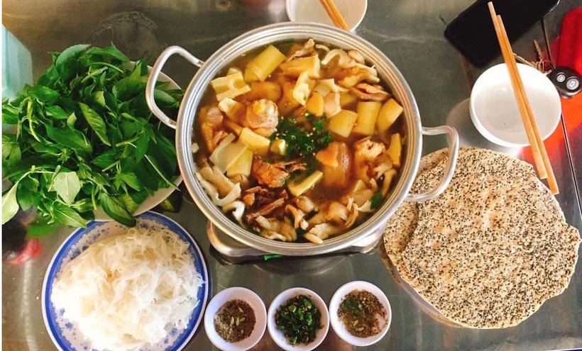 라에 닭 훠궈 따오응오 (Lẩu gà lá é Tao Ngộ) 달랏