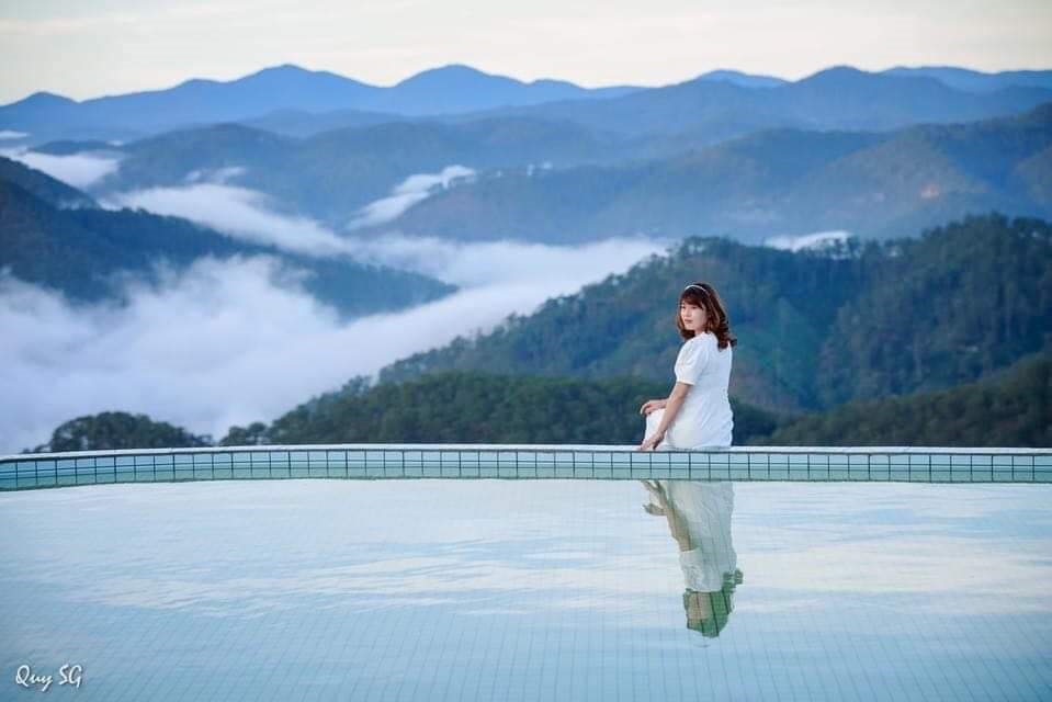 꺼우덧 구름사냥 전망대 (일출 명소)