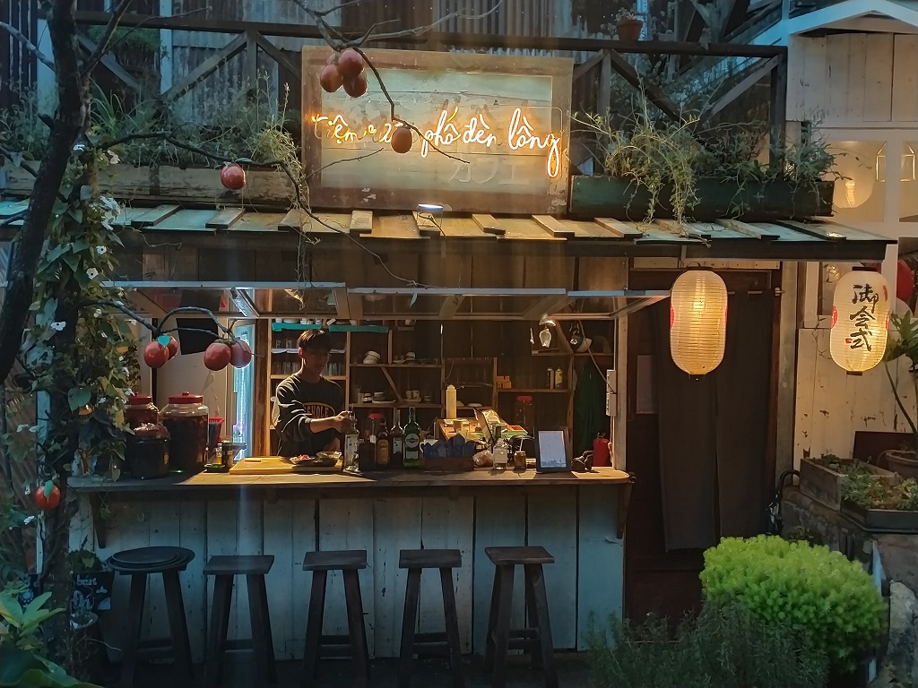 포 덴 롱 술집 Tiệm rượu phố đèn lồng 달랏
