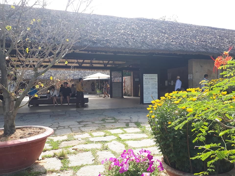 와이바 아이리조트 Y-Bar I-Resort 냐짱