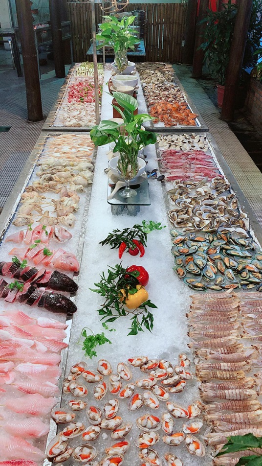 풀 뷔페 예르신 나짱 Pool Buffet Nha Trang