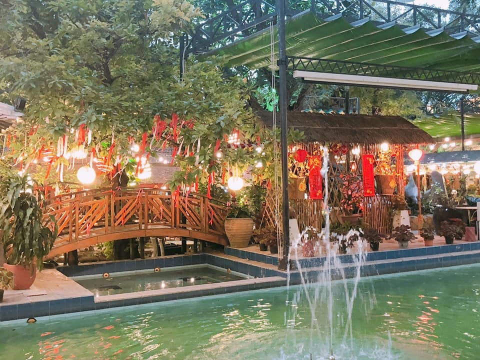 풀 뷔페 예르신 나짱 Pool Buffet Nha Trang