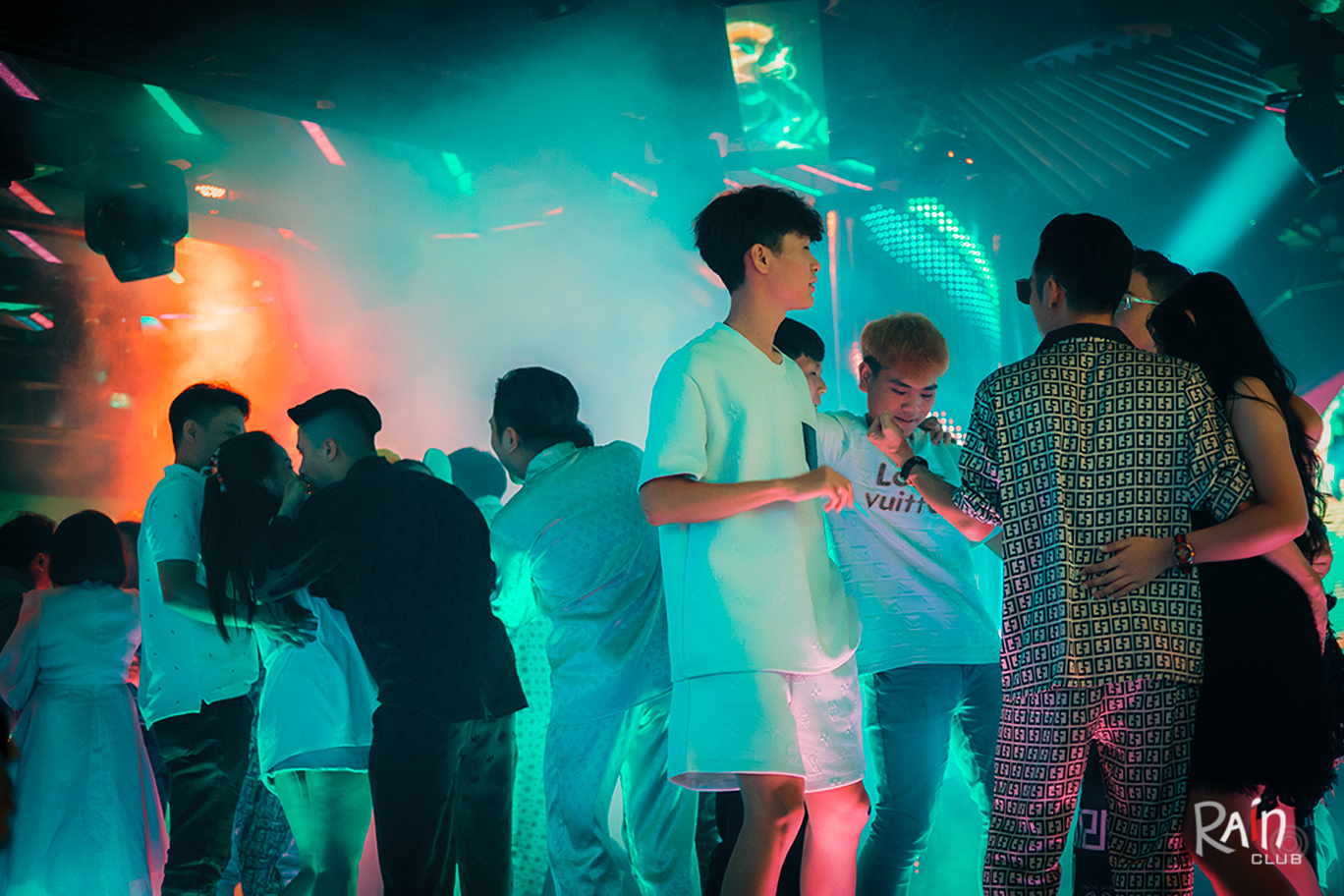레엔 나이드클럽 바 달랏 Rain Nightclub Da Lat 