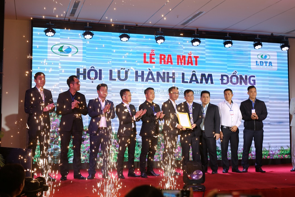 티그룹은 베트남 람동성 달랏시 여행사 협회 집행위원...한국시장 여행사 담당위원