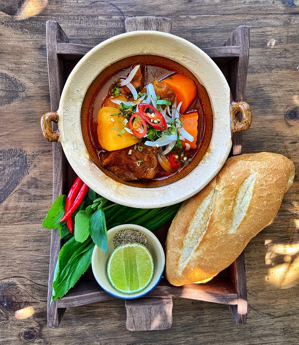 추온추온 비스트로 바 Chuồn Chuồn Bistro & Bar 푸꾸옥