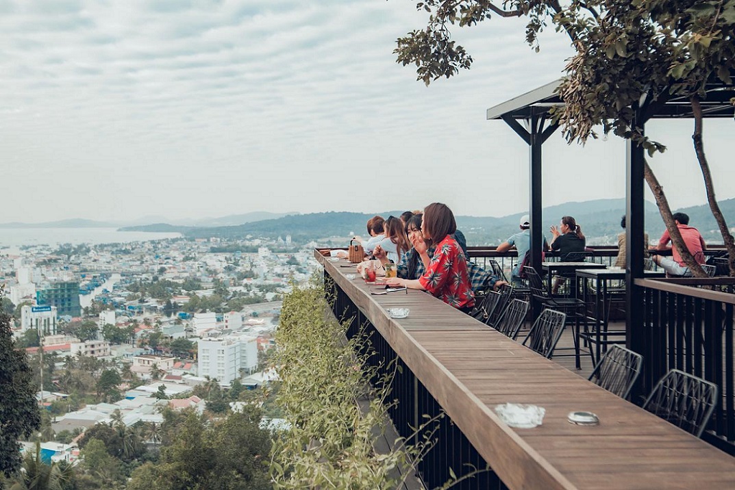 추온추온 비스트로 바 Chuồn Chuồn Bistro & Bar 푸꾸옥