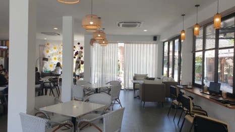 헤븐 카페 & 라운지 (Heaven Cafe & Lounge)