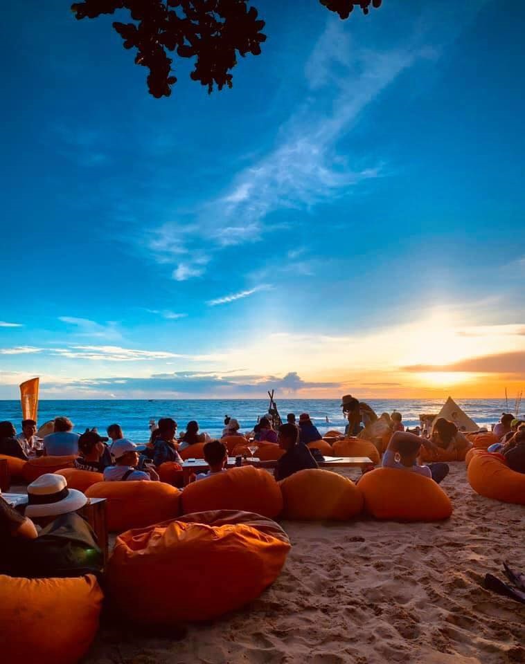 옥센 비치 바 클럽 OCSEN Beach Bar & Club 푸꾸옥
