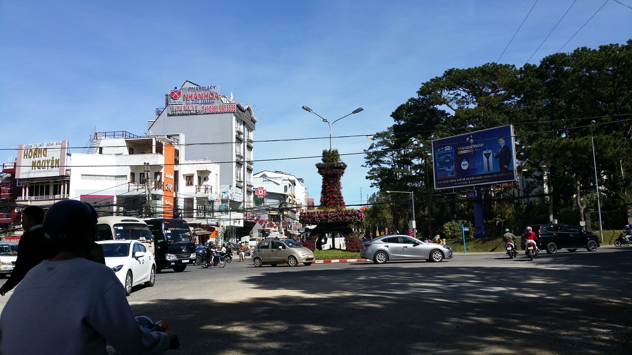 영원한 봄의 달랏에 자동차로 인한 대기오염의 심각성을...